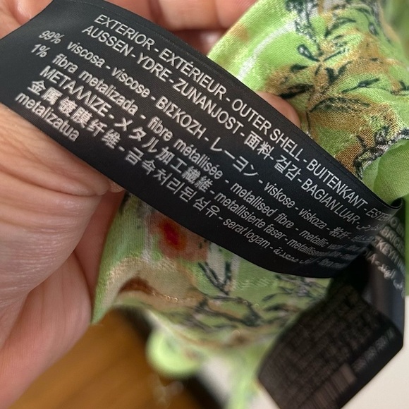 ZARA LIGHT GREEN Boho FLORAL DRESS Midi length
METALLIC DETAILS Size Medium - Picture 11 of 15